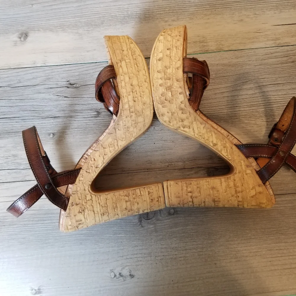 Kokka Leather Handmade Faux Wood/Cork Platform Heel Sandals